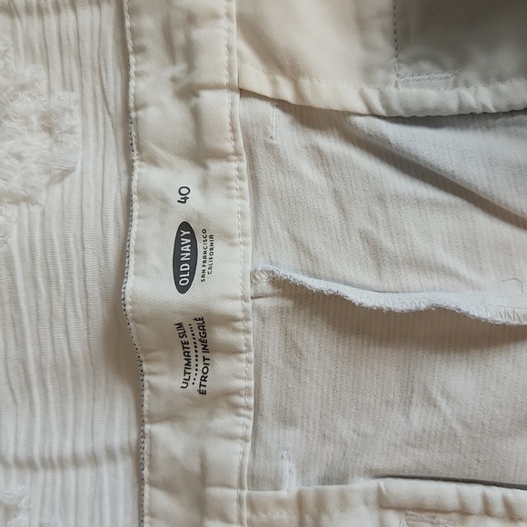 Old Navy Ultimate Slim Men's Shorts - Picture 3 of 4